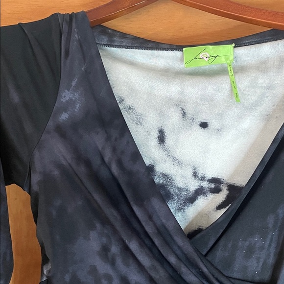 Chic Black and Yellow Long Sleeve Dress - Picture 3 of 6